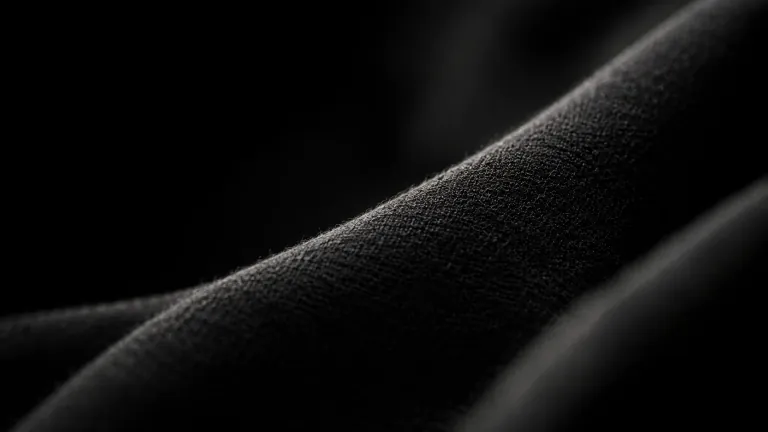 A diffused, low-friction hand-feel designed for all-day wear